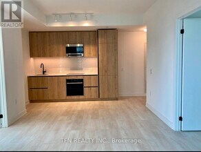 127 Broadway Ave in Toronto, ON - Building Photo - Building Photo