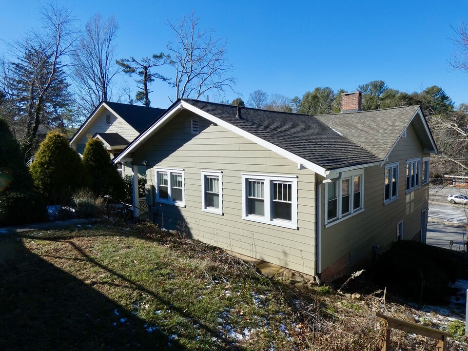 295 Murdock Ave in Asheville, NC - Building Photo