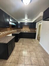 755 E 76th St in Los Angeles, CA - Foto de edificio - Building Photo