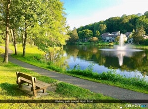 576 Heritage Vlg in Southbury, CT - Building Photo - Building Photo