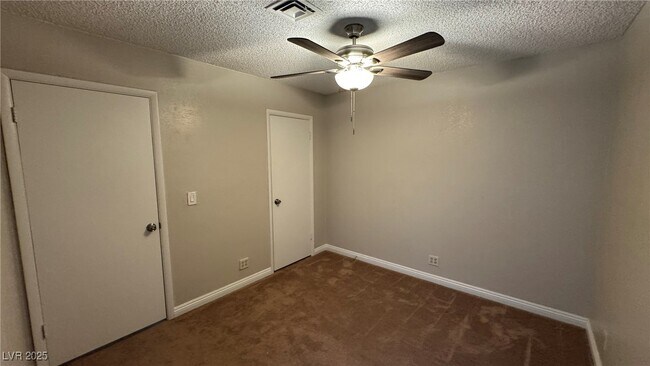 4754 Willow Crest Ave in Las Vegas, NV - Building Photo - Building Photo