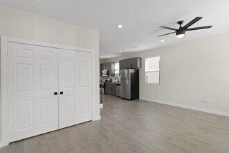 5544 Shreveport Blvd in Houston, TX - Building Photo - Building Photo