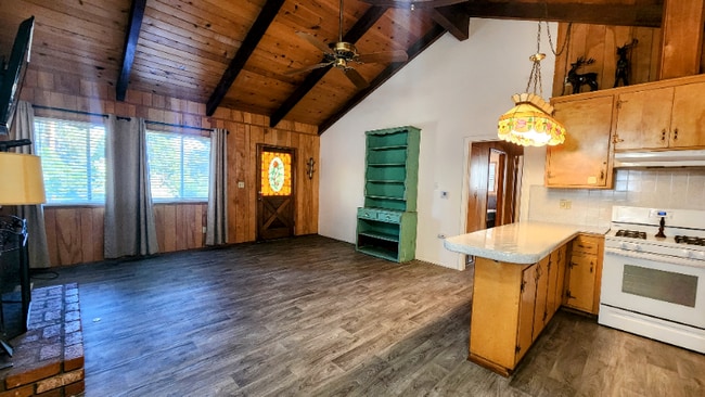 1168 Jungfrau Dr in Crestline, CA - Building Photo - Building Photo