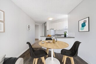 1228 Nicola St in Vancouver, BC - Building Photo - Building Photo