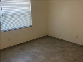 109 Fiesta Cir in Ormond Beach, FL - Building Photo - Building Photo