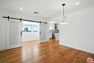 1054 S Plymouth Blvd in Los Angeles, CA - Building Photo - Building Photo