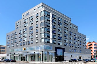 The Silver Star in Long Island City, NY - Building Photo - Building Photo