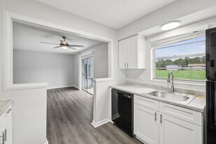 Roselea Apartments in Sanford, FL - Building Photo