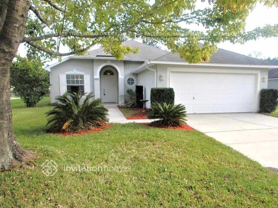572 Prosperity Lake Dr in St. Augustine, FL - Foto de edificio