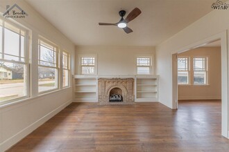 205 W Glisson Ave in Electra, TX - Building Photo - Building Photo