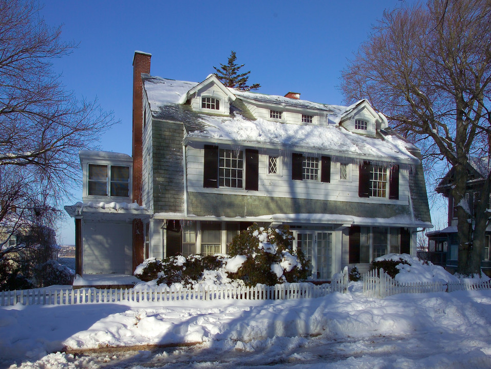 356 June St in Fall River, MA - Building Photo