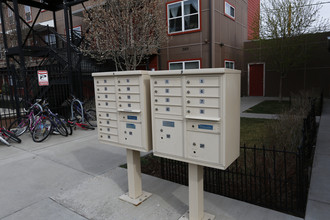 Hazel Court in Denver, CO - Foto de edificio - Building Photo