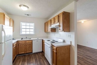Dunlop Farms in Colonial Heights, VA - Foto de edificio - Building Photo