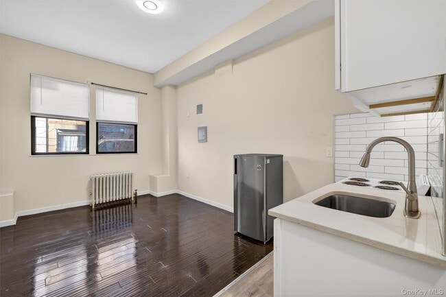 property at 158 Willow St