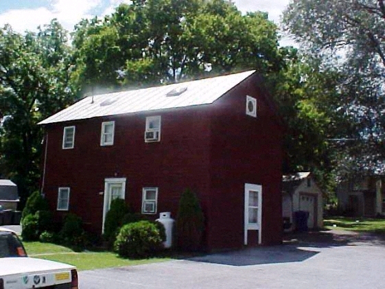 122 N Royal Ave in Front Royal, VA - Foto de edificio - Building Photo