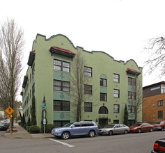 Villa Florence in Portland, OR - Building Photo - Building Photo