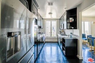 1424 N Crescent Heights Blvd in West Hollywood, CA - Foto de edificio - Building Photo