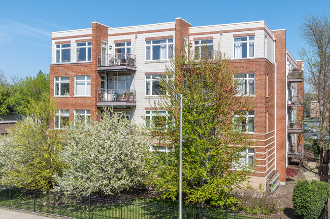 515 N Harlem Ave in Oak Park, IL - Foto de edificio - Building Photo