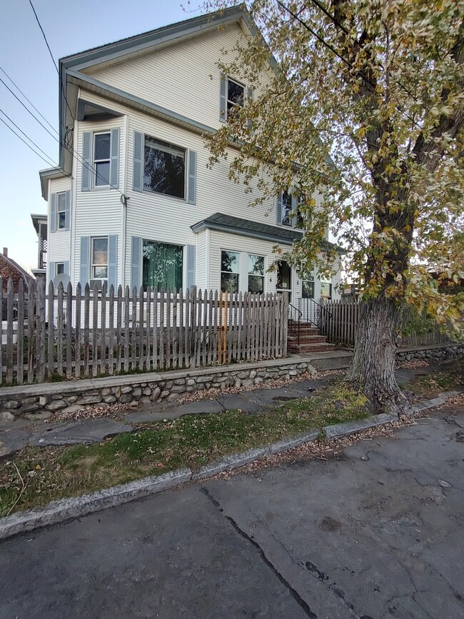 6 Closson Ct, Unit 2