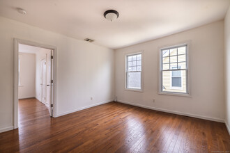 239 Parrott Ave in Bridgeport, CT - Building Photo - Building Photo