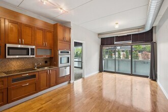 650 W Wayman St in Chicago, IL - Foto de edificio - Building Photo
