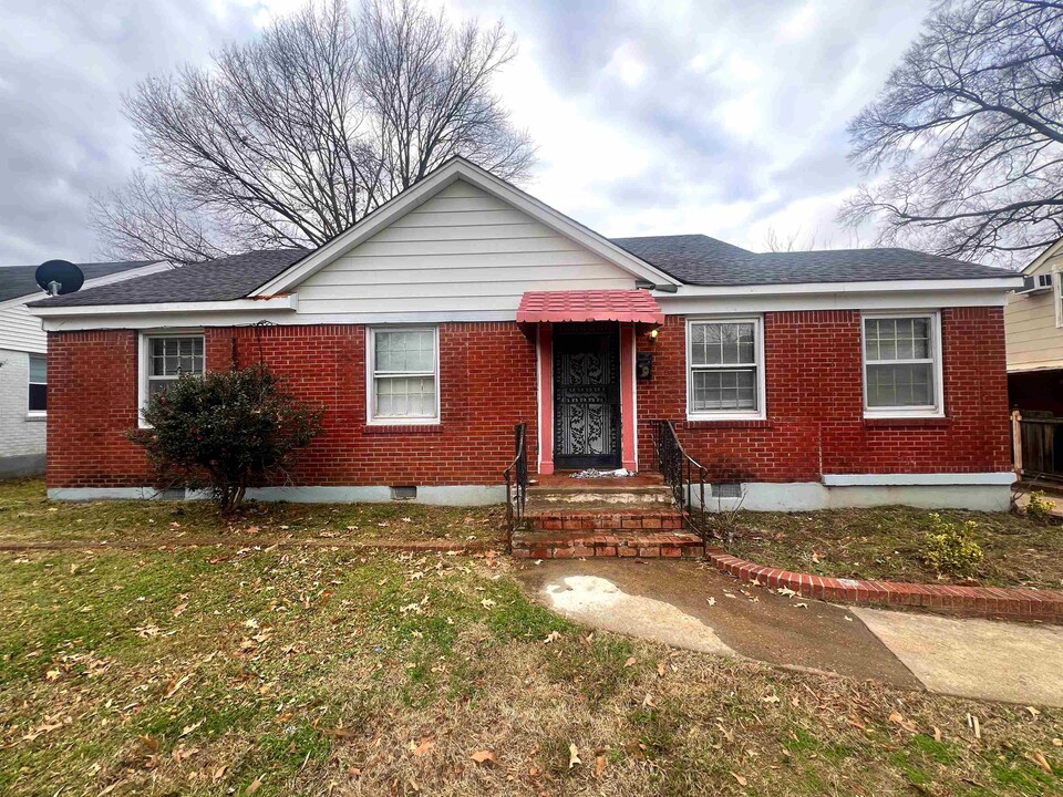 605 Lynncrest St in Memphis, TN - Building Photo