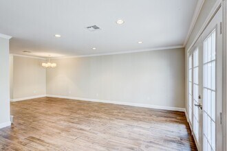 5869 Valley Forge Dr in Houston, TX - Building Photo - Building Photo