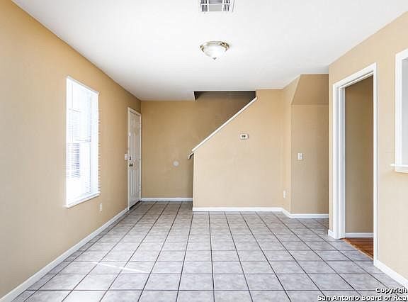 7645 Windsor Oaks in San Antonio, TX - Foto de edificio - Building Photo