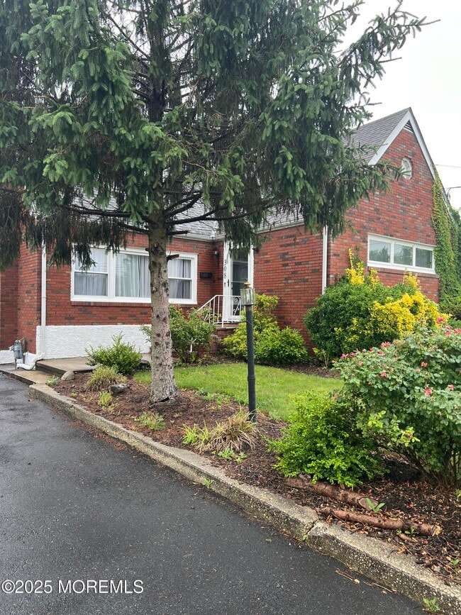 property at 308 Myrtle St