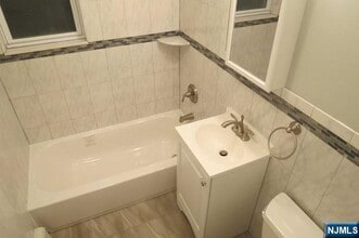 450 Island in Ramsey, NJ - Building Photo - Building Photo