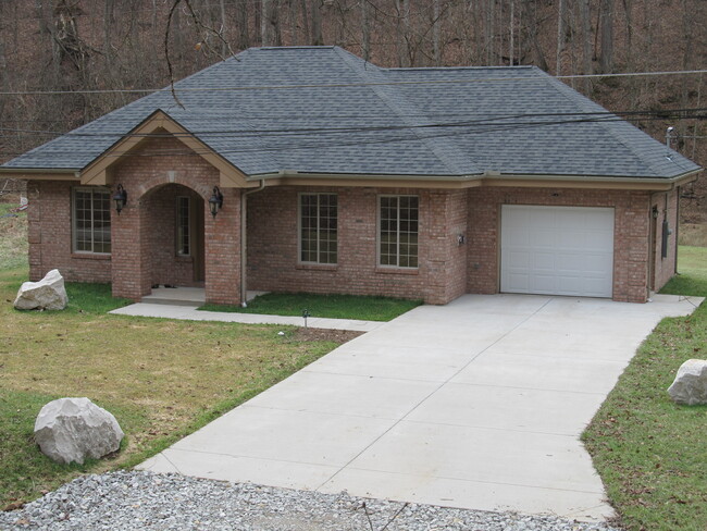 property at 3311 Buff Crk Rd