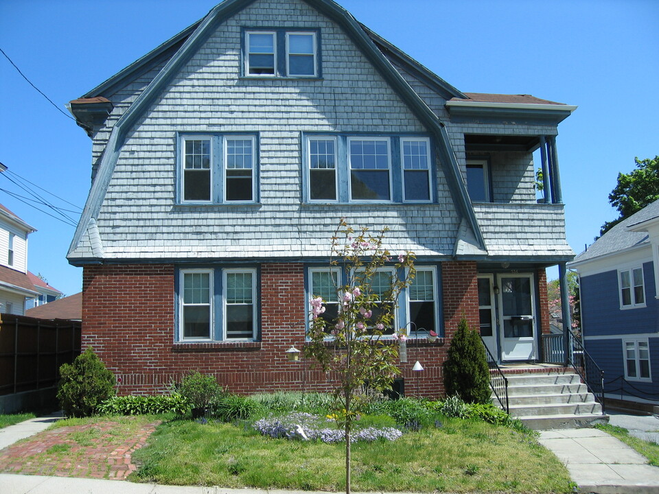 226 6th St in Providence, RI - Building Photo