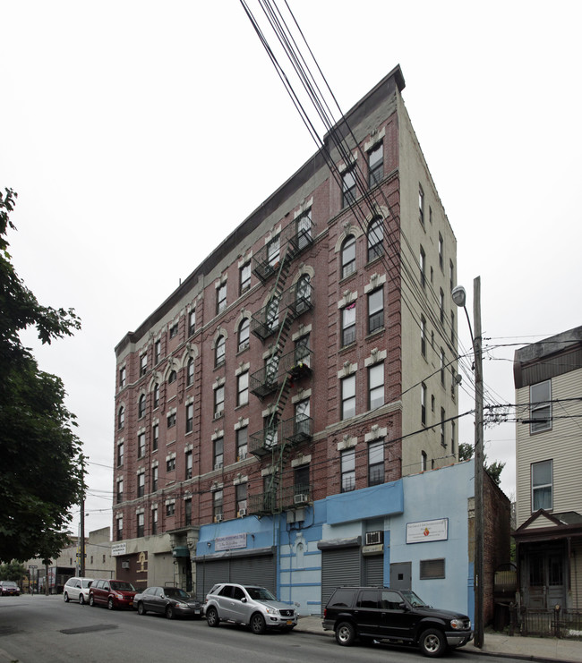 800 E 160th St in Bronx, NY - Building Photo - Building Photo