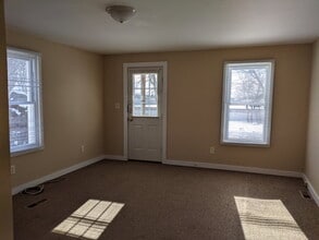 42 McCrea St, Unit 2 in Fort Edward, NY - Building Photo - Building Photo