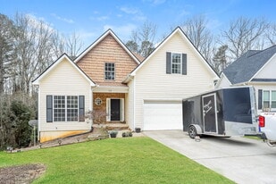 73 Brightling Ln in Newnan, GA - Building Photo