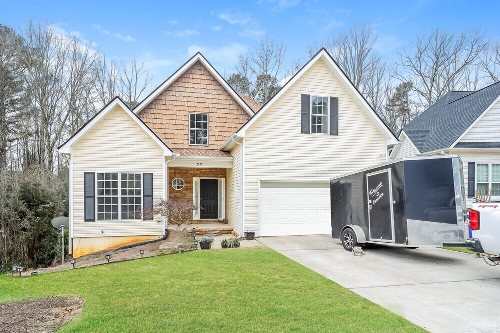 73 Brightling Ln in Newnan, GA - Building Photo