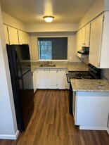 Park Apartments in McMinnville, OR - Building Photo