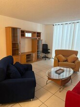 410 NW 68th Ave, Unit 317 in Plantation, FL - Foto de edificio - Building Photo
