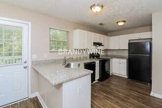 631 Waynes Ct SE in Atlanta, GA - Foto de edificio - Building Photo