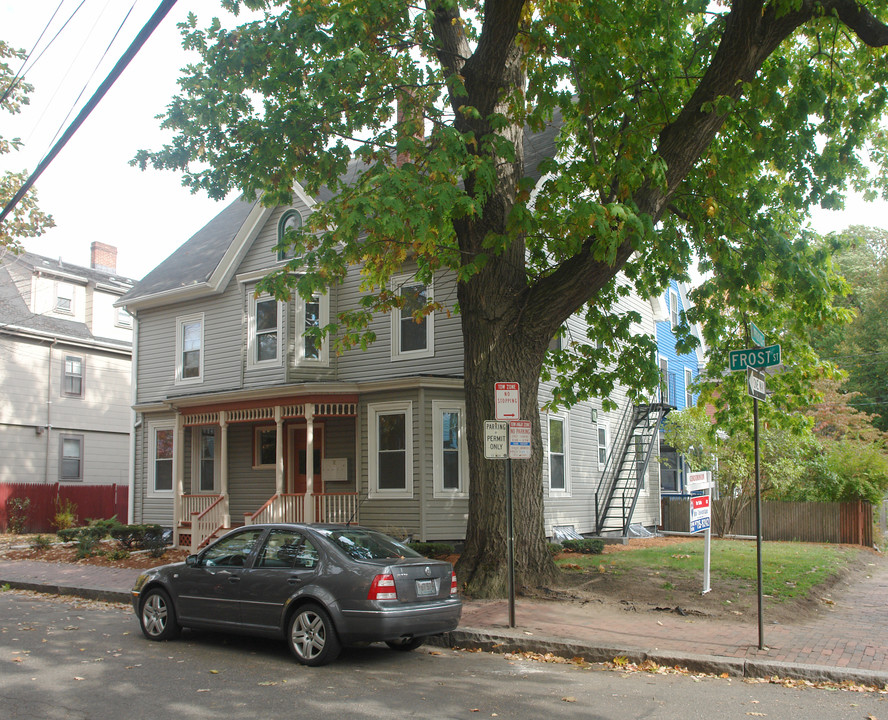 64 Frost St in Cambridge, MA - Building Photo