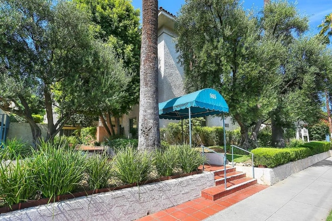 property at 985 E California Blvd