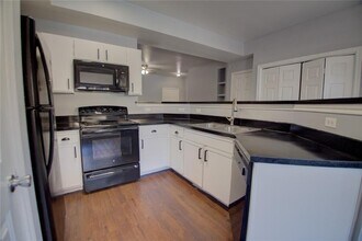 2320 Gracy Farms Ln in Austin, TX - Building Photo - Building Photo