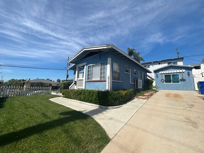 4006-4008 Delta St in San Diego, CA - Building Photo - Building Photo