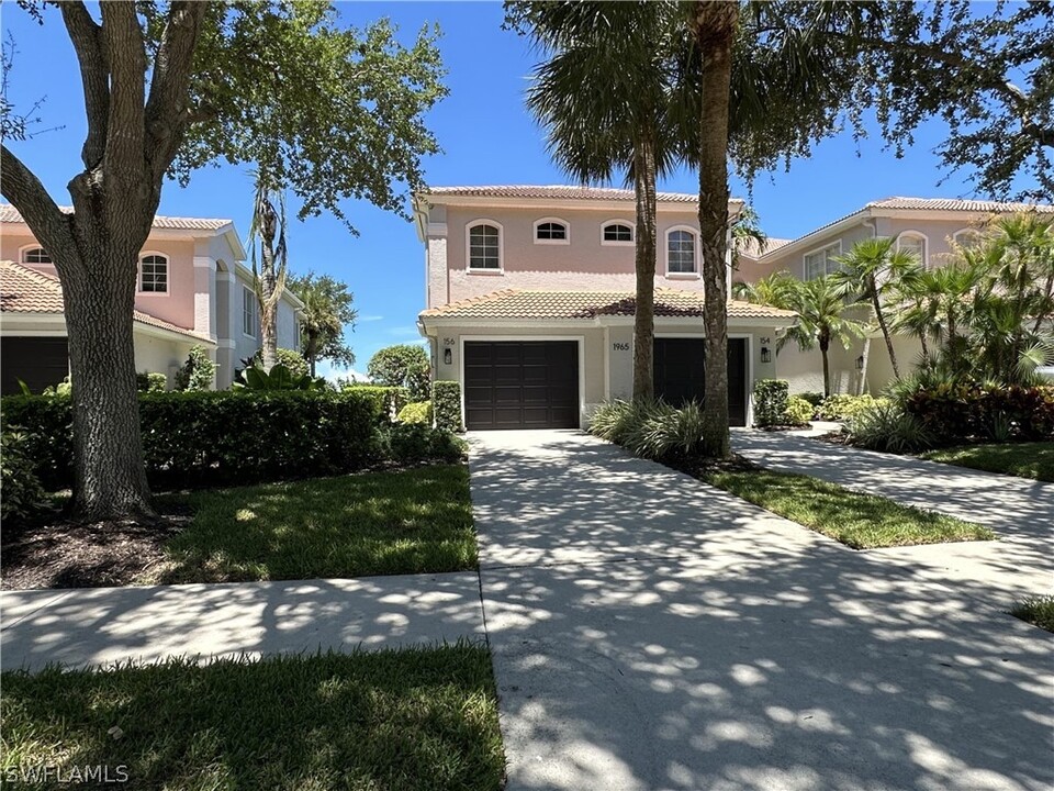 1965 Crestview Way in Naples, FL - Building Photo