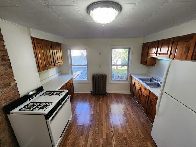 95 3rd Ave, Unit 1 in Rensselaer, NY - Building Photo - Building Photo