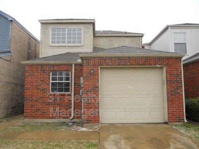 912 Fairbanks Cir in Duncanville, TX - Building Photo - Building Photo