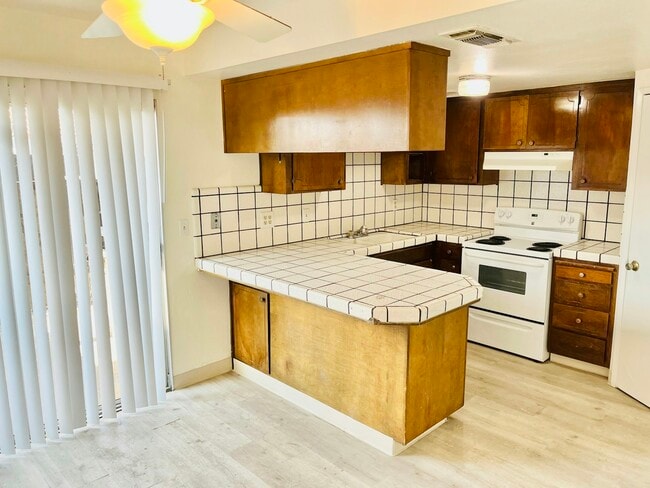 property at 906 S Garfield St