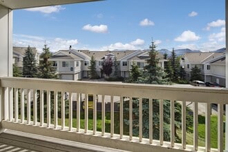 The Highlands Luxury Residences in Anchorage, AK - Building Photo - Building Photo