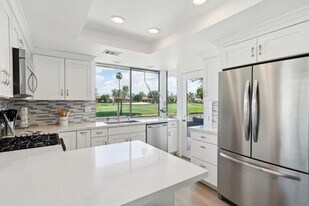 10 Padron in Rancho Mirage, CA - Building Photo