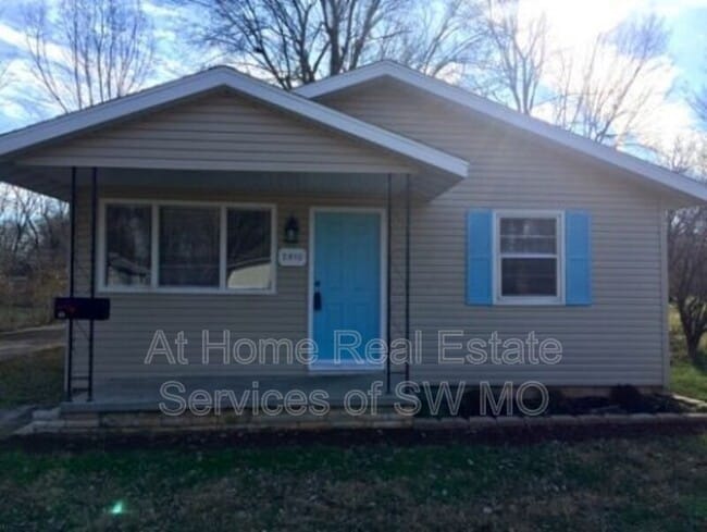 2810 W College St in Springfield, MO - Building Photo - Building Photo